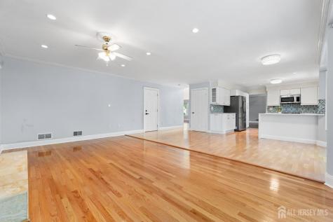 8 Danny Court North Brunswick NJ 08902