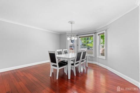 8 Danny Court North Brunswick NJ 08902