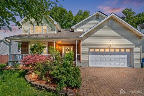 8 Danny Court North Brunswick NJ 08902