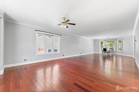 8 Danny Court North Brunswick NJ 08902