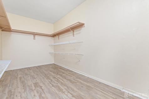 8 Danny Court North Brunswick NJ 08902