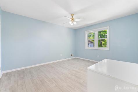 8 Danny Court North Brunswick NJ 08902