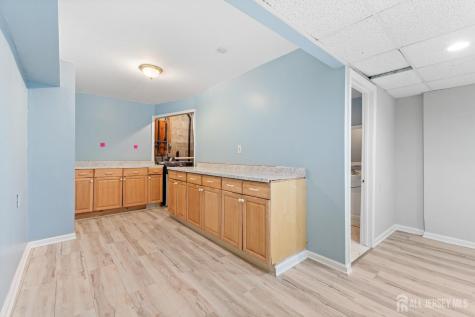 8 Danny Court North Brunswick NJ 08902