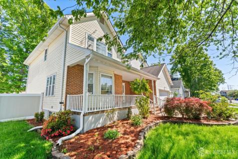 8 Danny Court North Brunswick NJ 08902