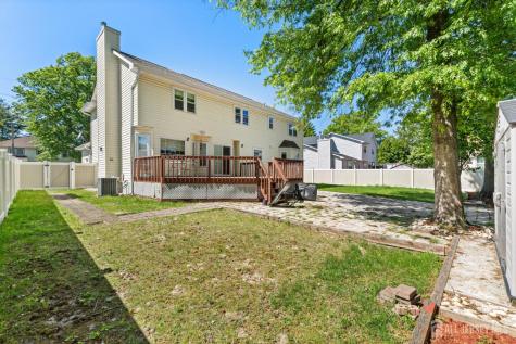 8 Danny Court North Brunswick NJ 08902