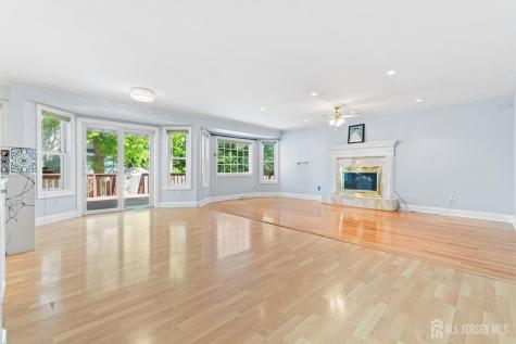 8 Danny Court North Brunswick NJ 08902