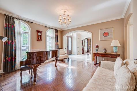 7 Alton Way Scotch Plains NJ 07076