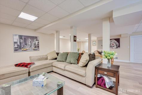 7 Alton Way Scotch Plains NJ 07076