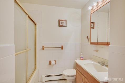 32 Sheridan Avenue Metuchen NJ 08840
