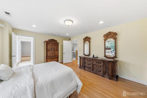 19 Fairview Drive Clark NJ 07066