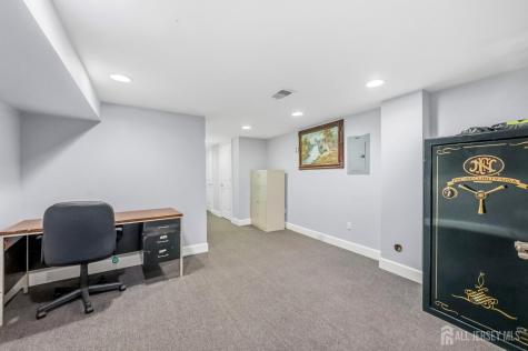 19 Fairview Drive Clark NJ 07066