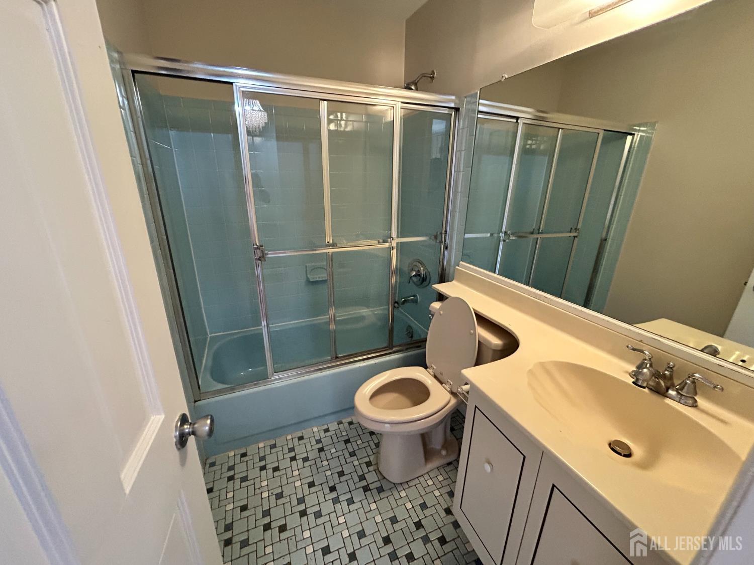 17 Westgate Drive Edison NJ 08820