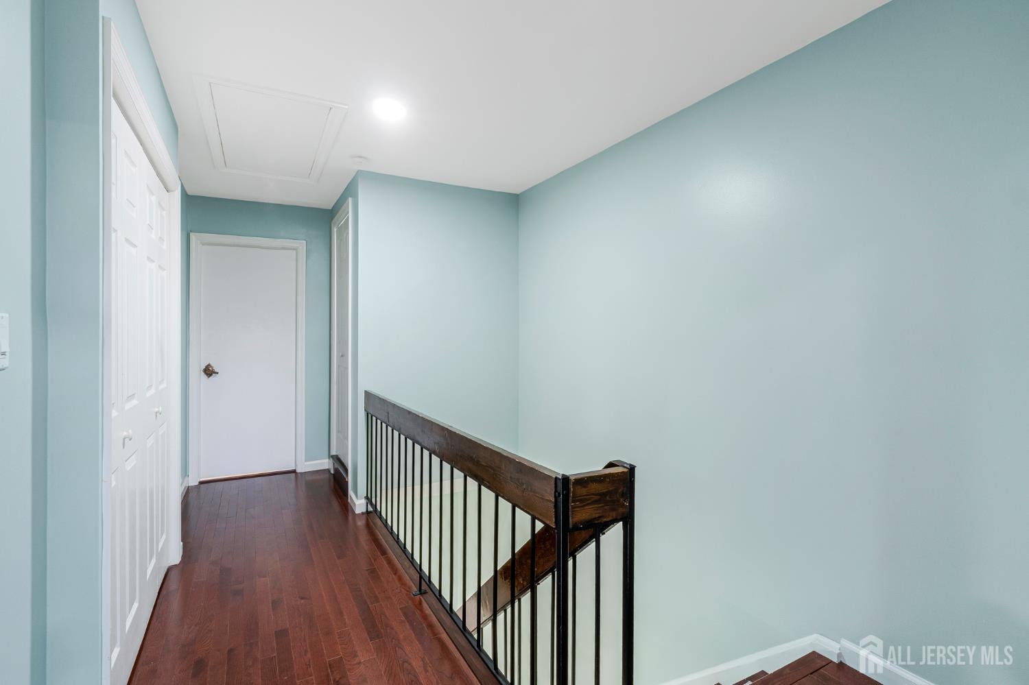 32 Chelsea Way Bridgewater NJ 08807
