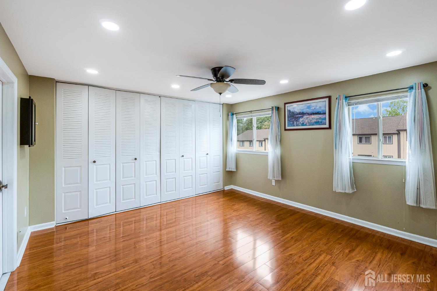 32 Chelsea Way Bridgewater NJ 08807