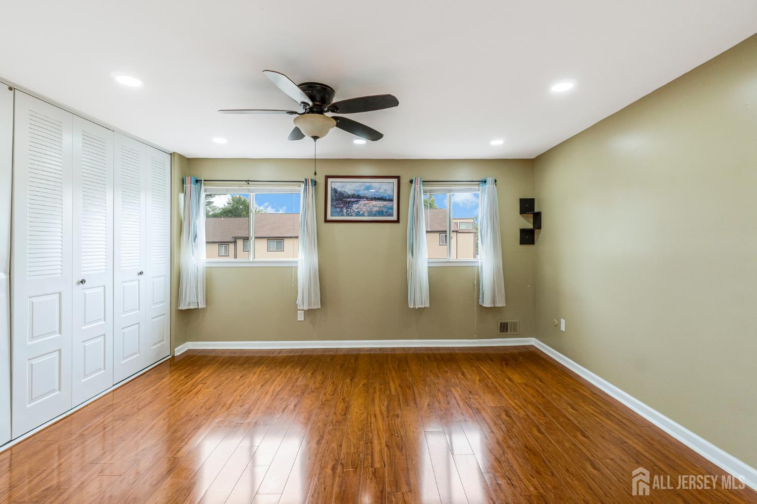 32 Chelsea Way Bridgewater NJ 08807