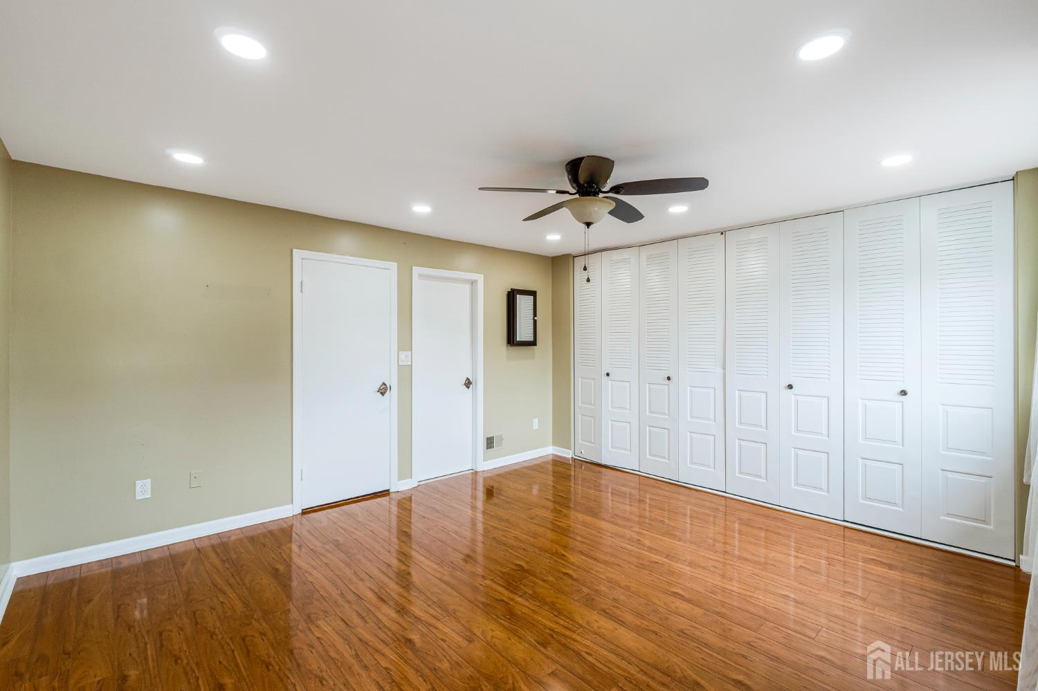 32 Chelsea Way Bridgewater NJ 08807