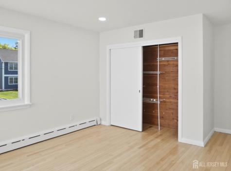 21 Sherwood Avenue East Brunswick NJ 08816