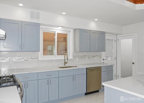 21 Sherwood Avenue East Brunswick NJ 08816