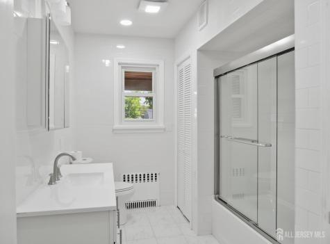 21 Sherwood Avenue East Brunswick NJ 08816