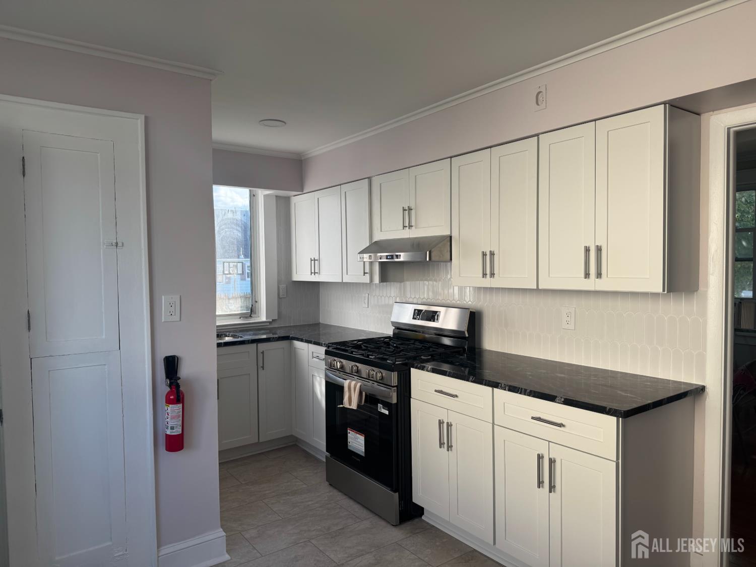 6 Woodland Avenue North Brunswick NJ 08902
