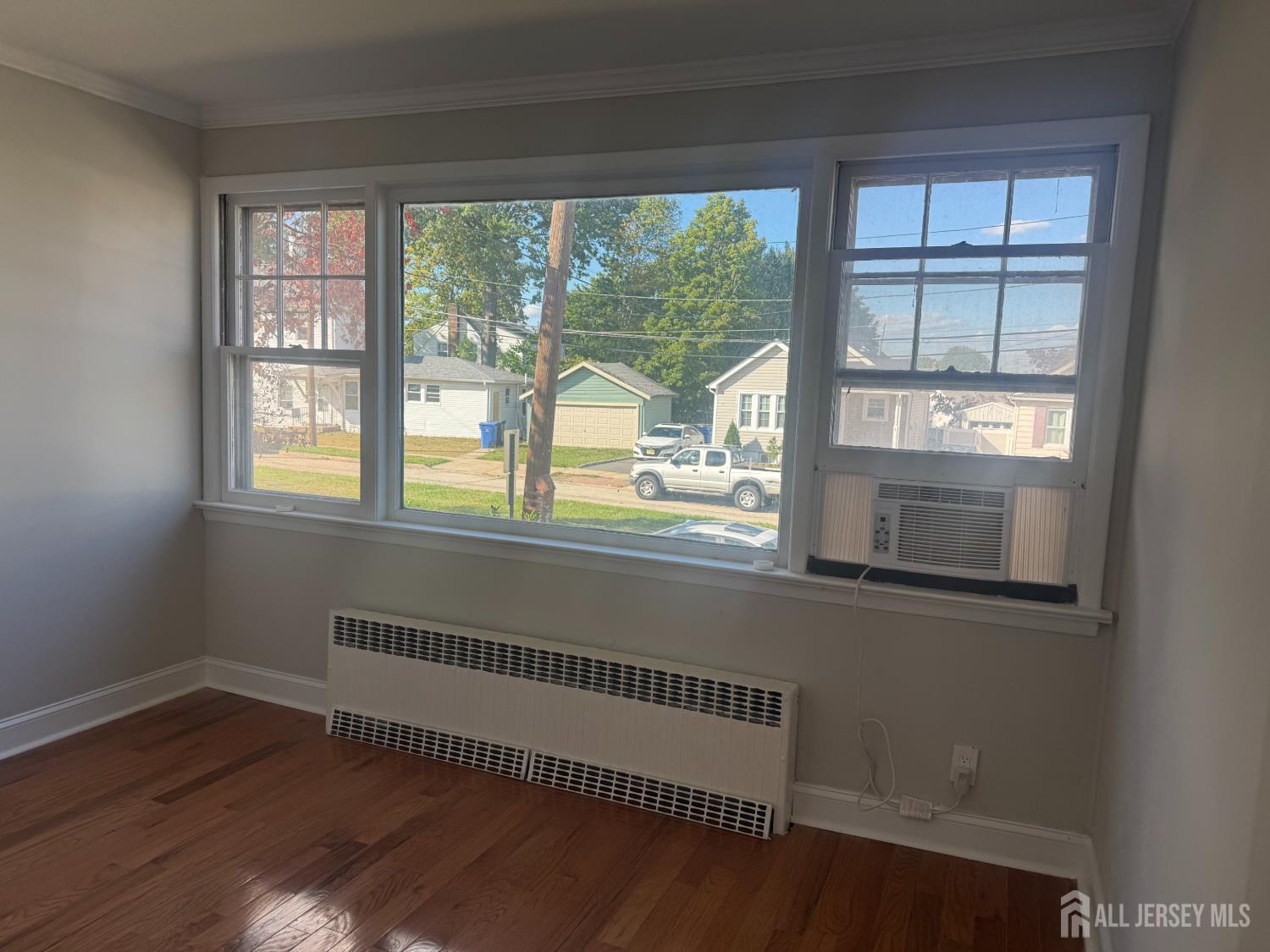 6 Woodland Avenue North Brunswick NJ 08902