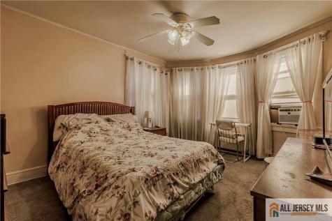 248 W 3rd Avenue Roselle NJ 07203