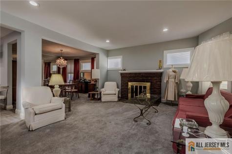248 W 3rd Avenue Roselle NJ 07203