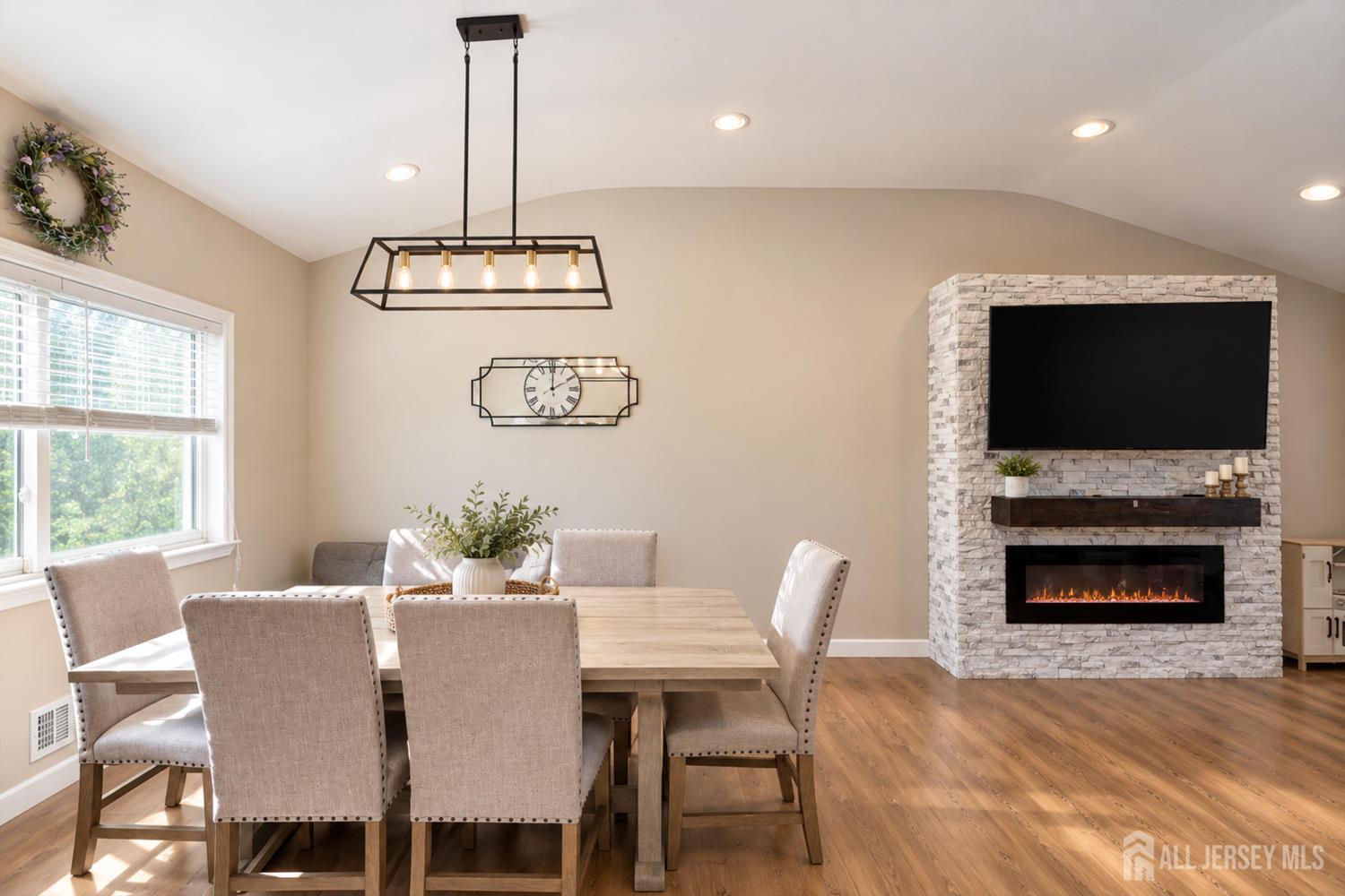 15 Foxwood Drive Franklin NJ 08873