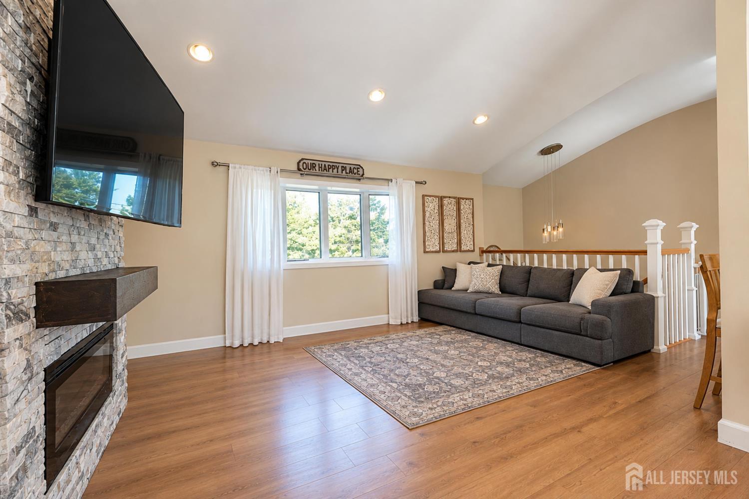15 Foxwood Drive Franklin NJ 08873