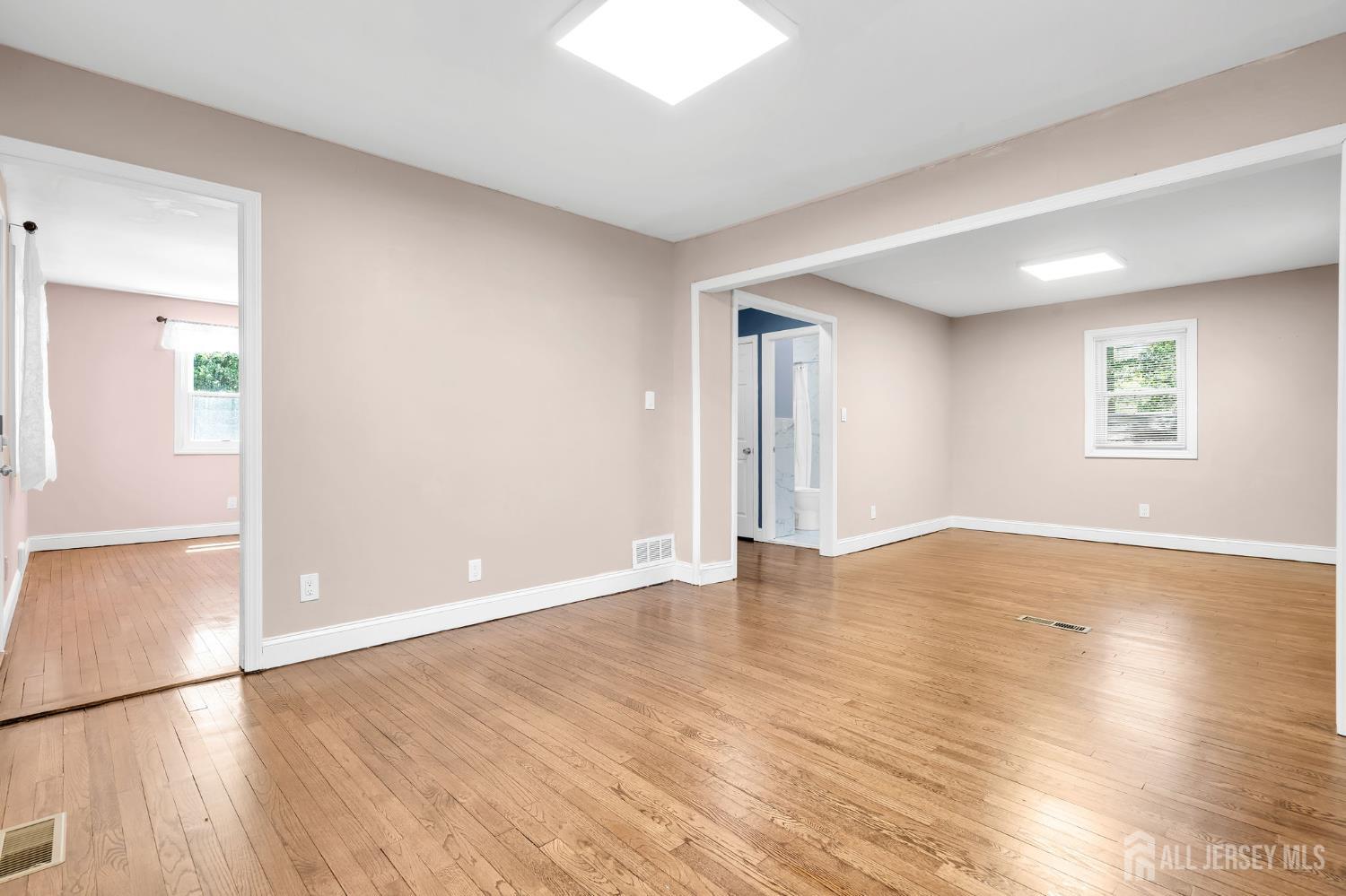 32 Bruning Lane Spotswood NJ 08884