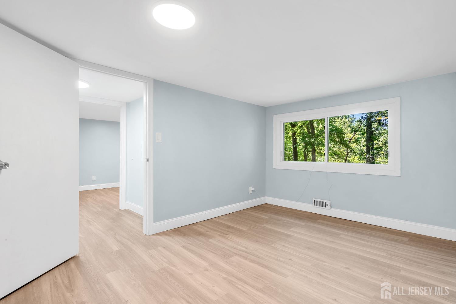 32 Bruning Lane Spotswood NJ 08884