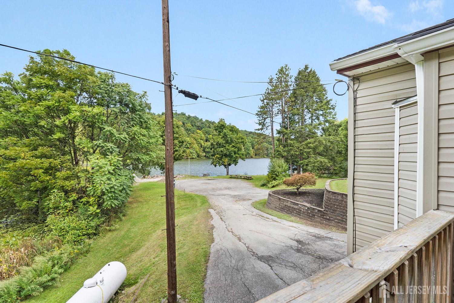24 Shore Road Sussex NJ 07461