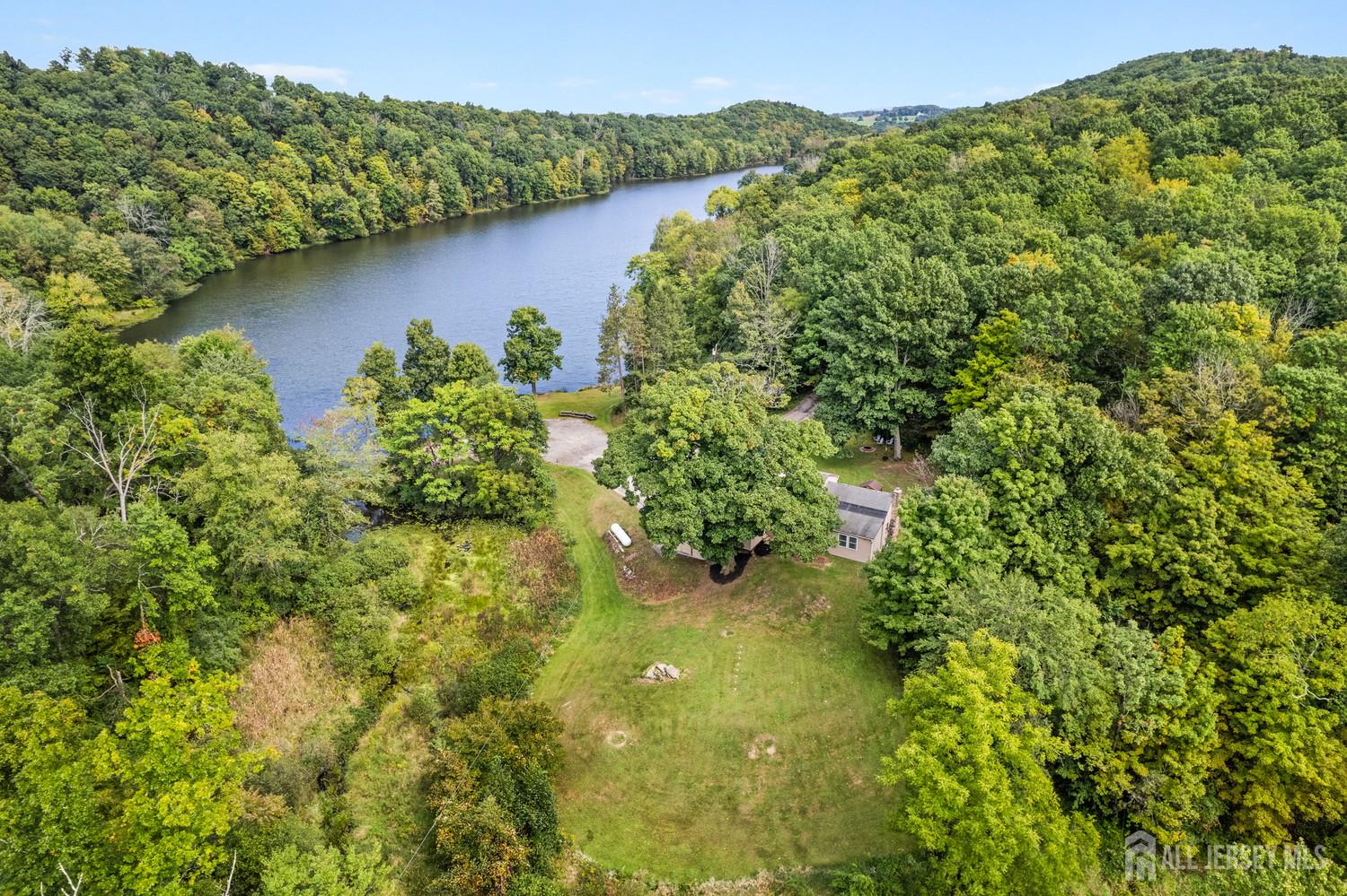 24 Shore Road Sussex NJ 07461