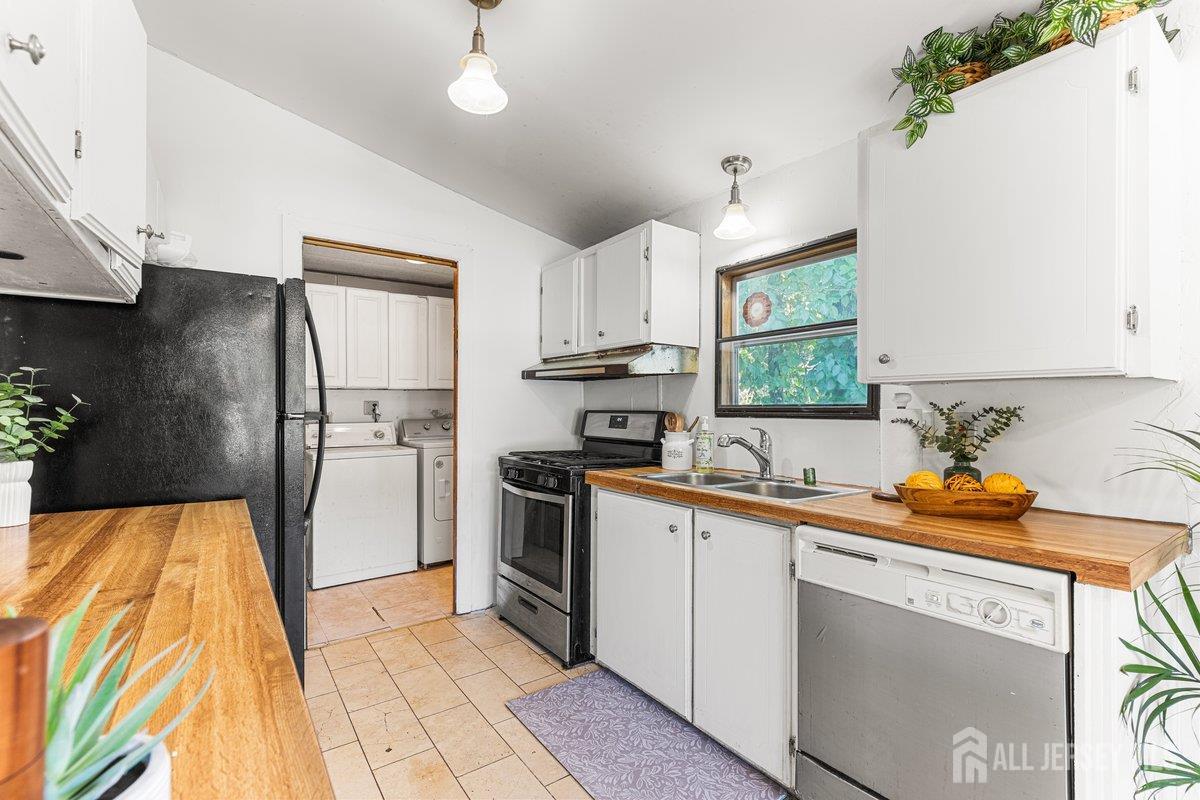 2 Cedar Court Manalapan NJ 07726