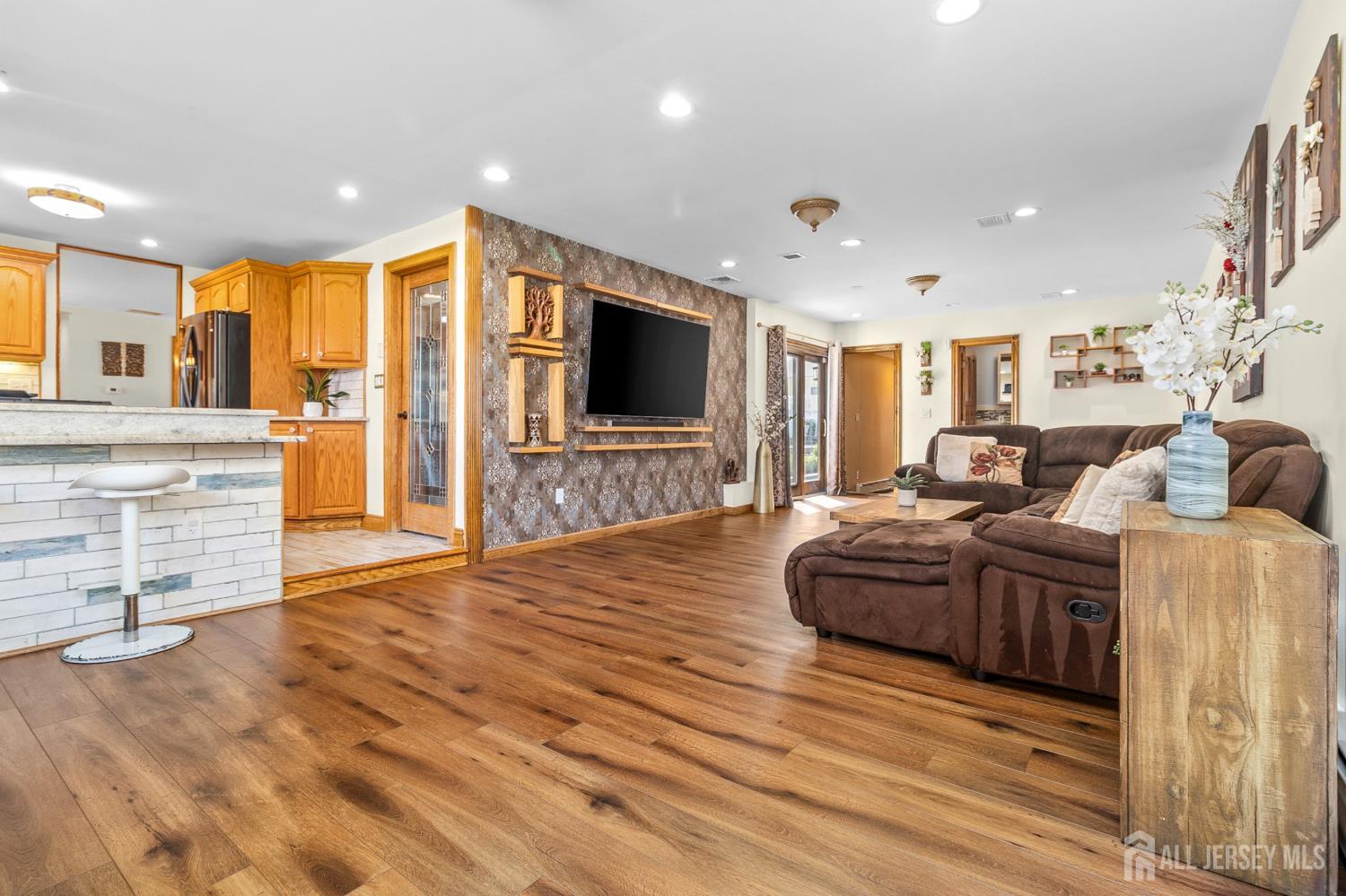 91 S Hill Road S Colonia NJ 07067