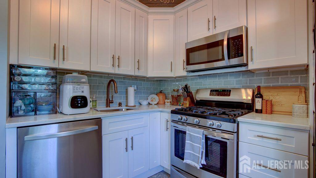 59 Frederick Place Old Bridge NJ 08857