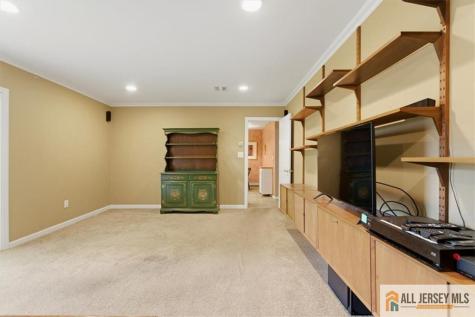 46 Lynnwood Road Edison NJ 08820