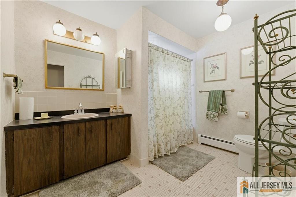46 Lynnwood Road Edison NJ 08820