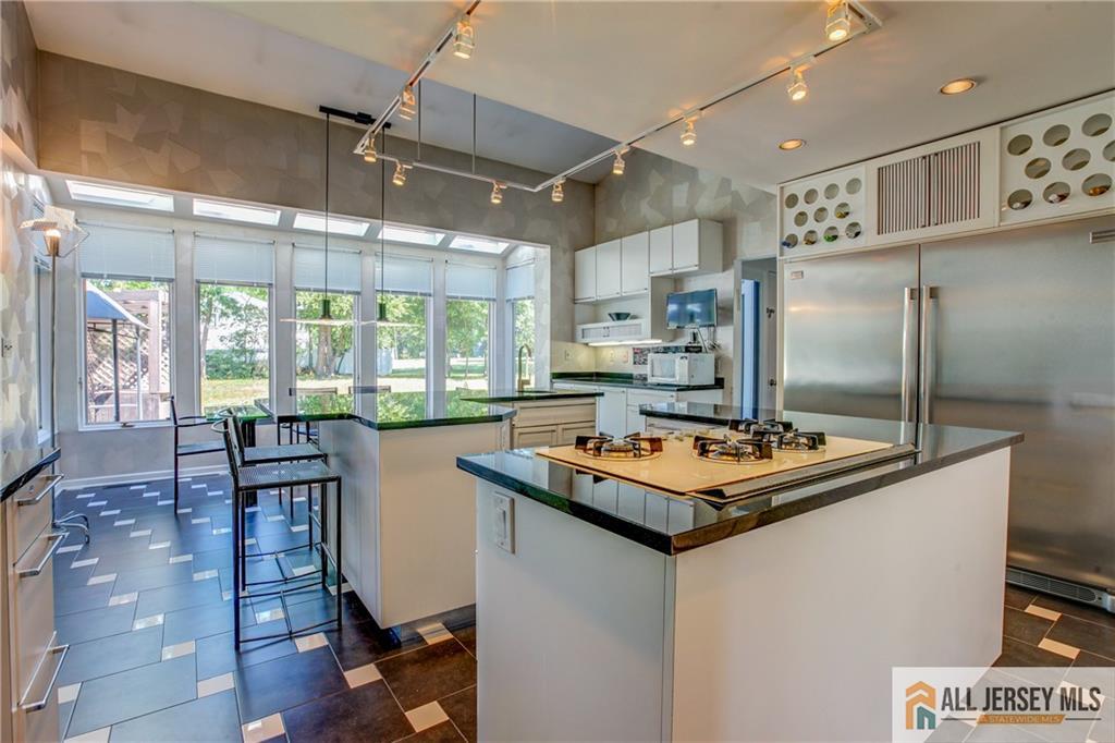46 Calvert Avenue Edison NJ 08820