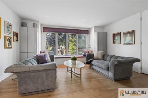 46 Calvert Avenue Edison NJ 08820