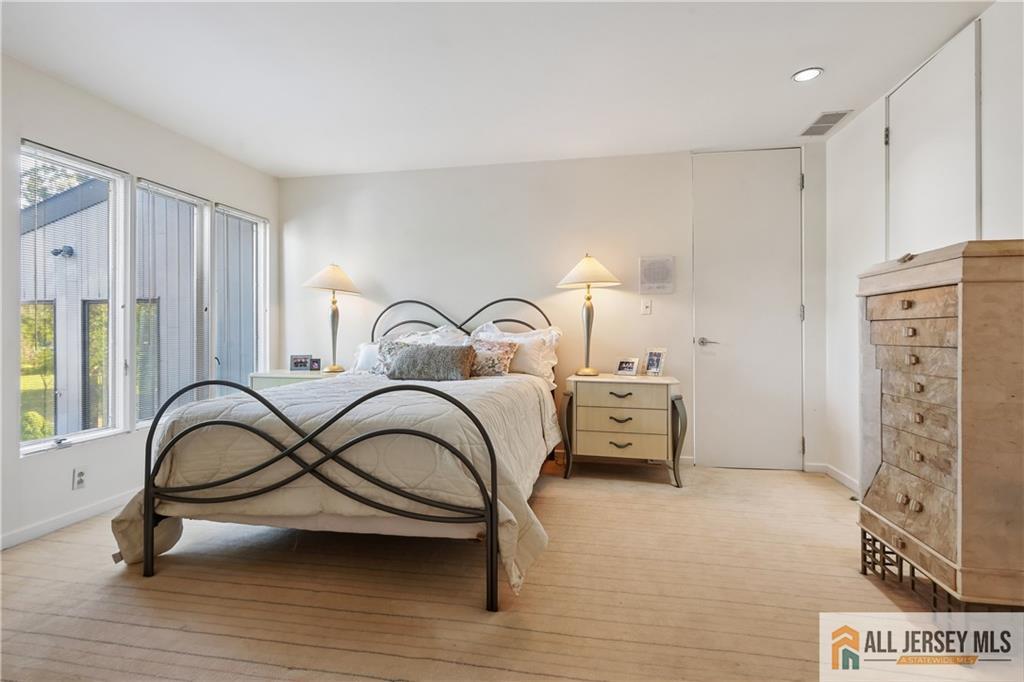 46 Calvert Avenue Edison NJ 08820