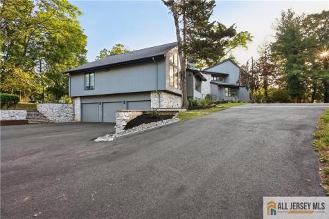46 Calvert Avenue Edison NJ 08820