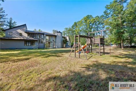 46 Calvert Avenue Edison NJ 08820