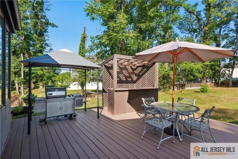 46 Calvert Avenue Edison NJ 08820
