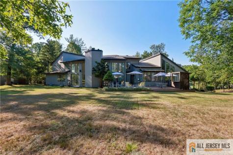 46 Calvert Avenue Edison NJ 08820