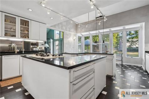 46 Calvert Avenue Edison NJ 08820