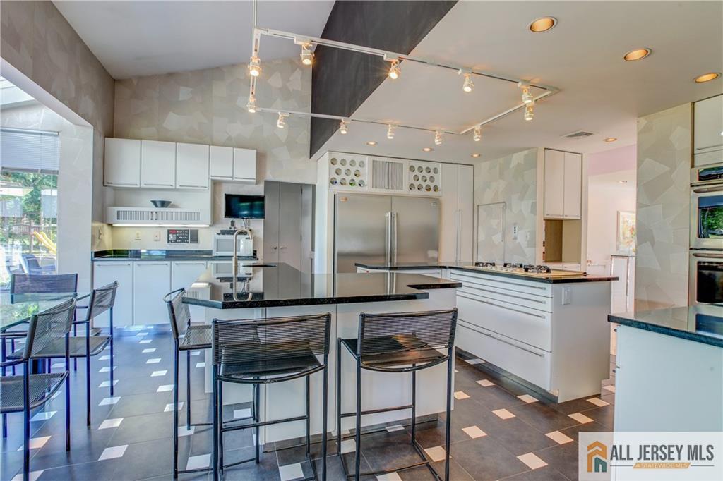 46 Calvert Avenue Edison NJ 08820