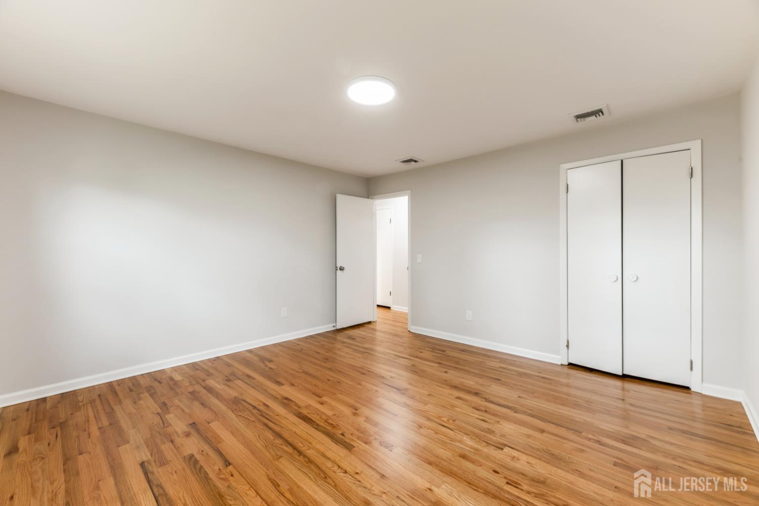 273 W Indiana Avenue Iselin NJ 08830