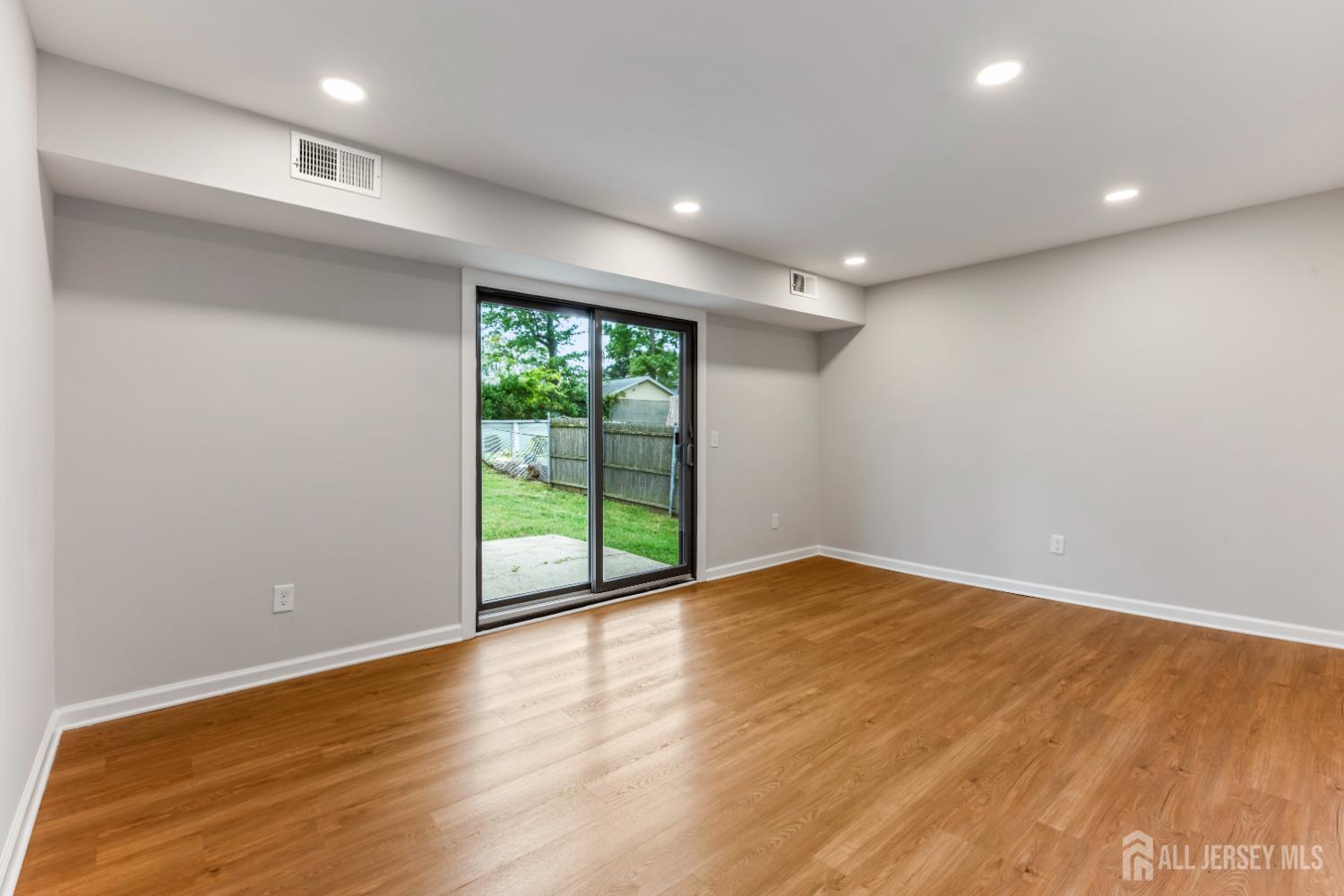 273 W Indiana Avenue Iselin NJ 08830