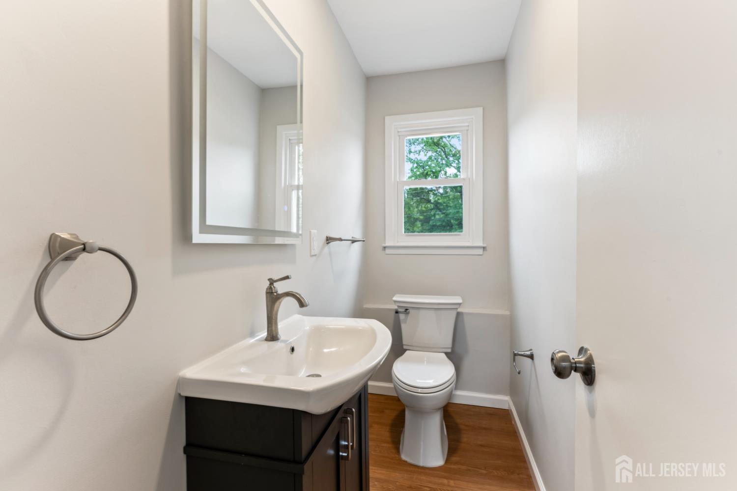 273 W Indiana Avenue Iselin NJ 08830
